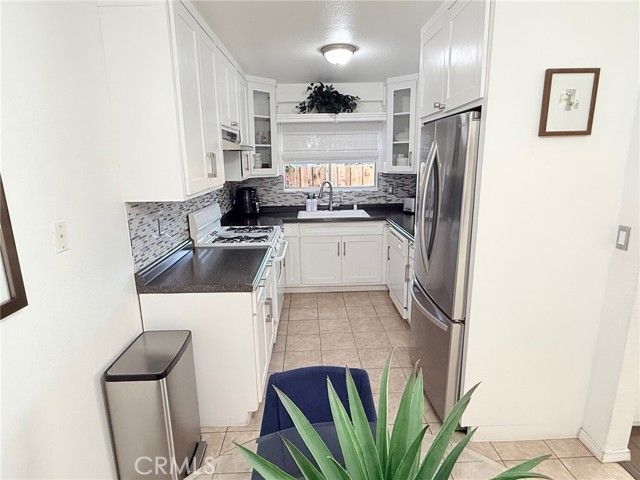 14265 Terra Bella Street 32, Panorama City (los Angeles), CA 91402