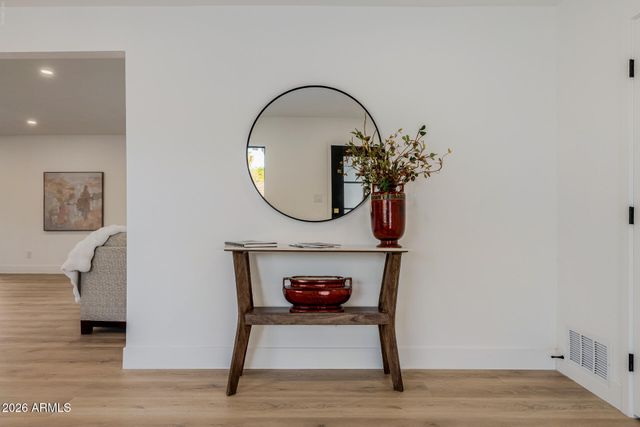 1111 W TOWNLEY Avenue, Phoenix, AZ 85021