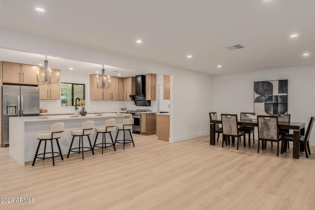 1111 W TOWNLEY Avenue, Phoenix, AZ 85021