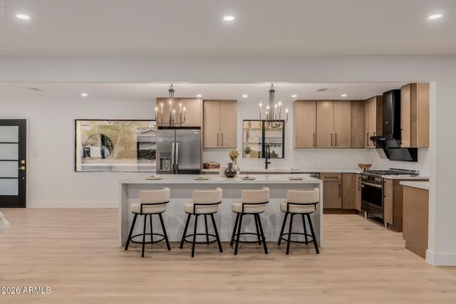 1111 W TOWNLEY Avenue, Phoenix, AZ 85021