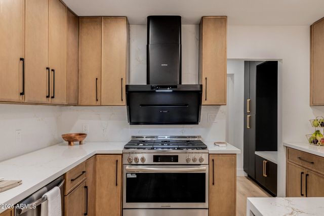 1111 W TOWNLEY Avenue, Phoenix, AZ 85021