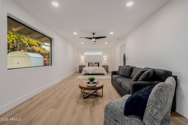 1111 W TOWNLEY Avenue, Phoenix, AZ 85021