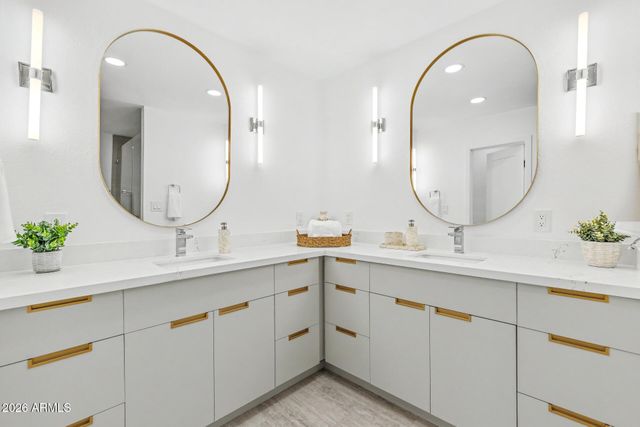 1111 W TOWNLEY Avenue, Phoenix, AZ 85021