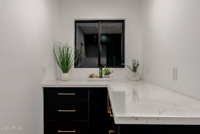 1111 W TOWNLEY Avenue, Phoenix, AZ 85021