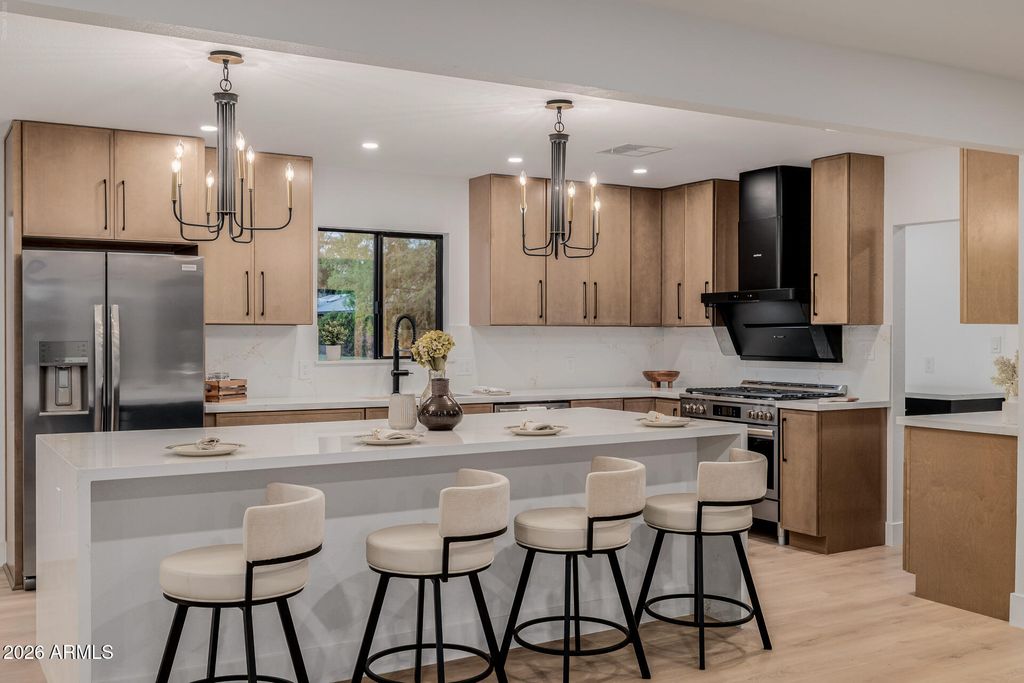 1111 W TOWNLEY Avenue, Phoenix, AZ 85021