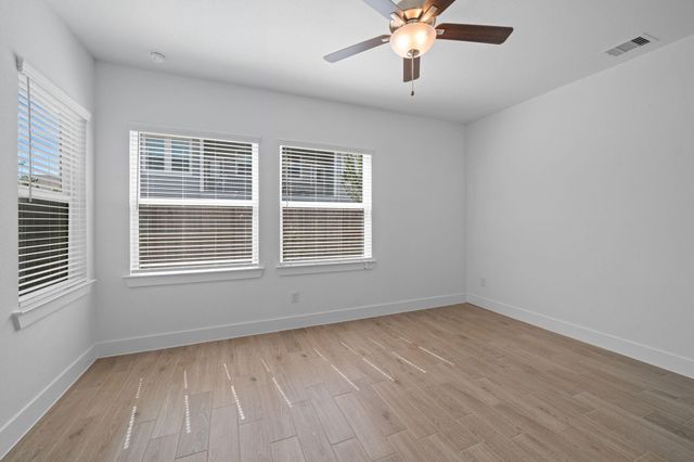 5230 Big Dipper Drive, Iowa Colony, TX 77583