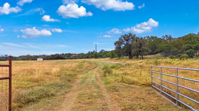 1400 Knoll Schwope Rd, Spring Branch, TX 78070