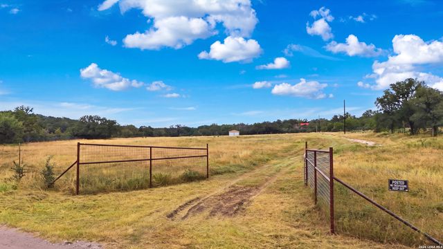 1400 Knoll Schwope Rd, Spring Branch, TX 78070