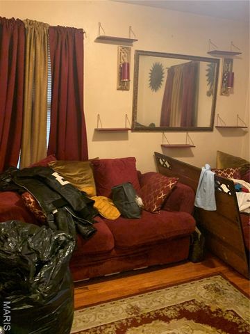 7504 Calvin Avenue, St Louis, MO 63136