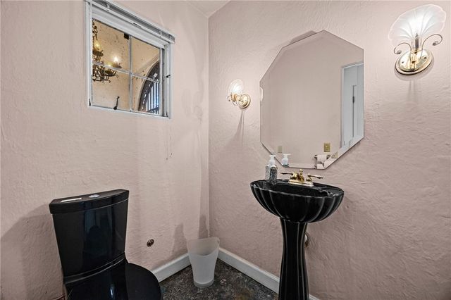 52 Knollwood Drive, Pittsford, NY 14618