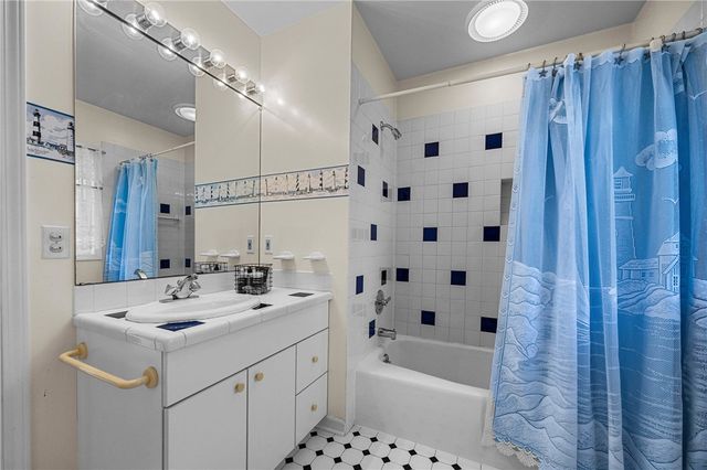 52 Knollwood Drive, Pittsford, NY 14618