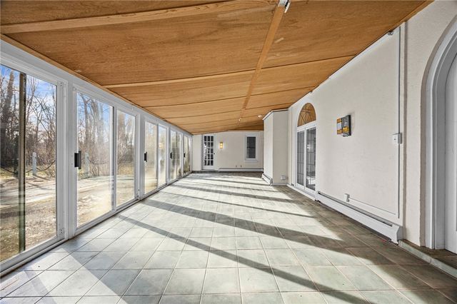 52 Knollwood Drive, Pittsford, NY 14618