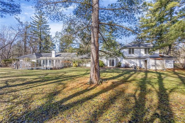 52 Knollwood Drive, Pittsford, NY 14618