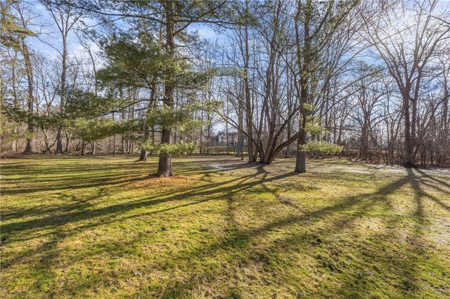 52 Knollwood Drive, Pittsford, NY 14618