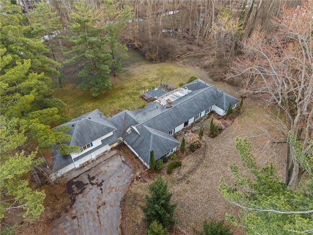 52 Knollwood Drive, Pittsford, NY 14618