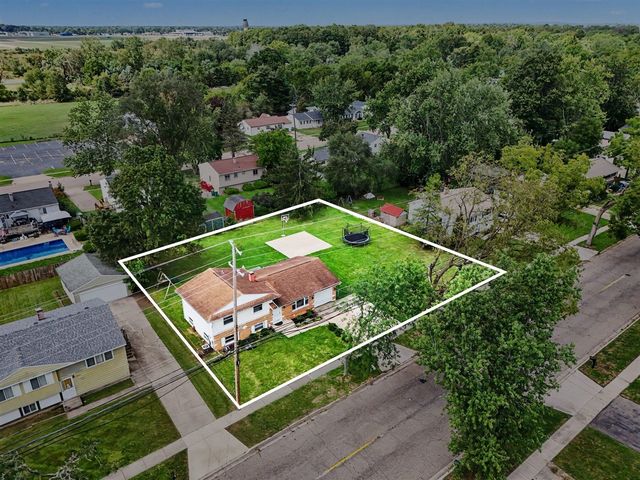 5836 Meredith Street, Portage, MI 49002