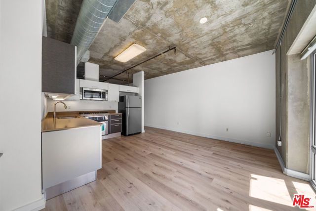 645 W 9th Street 501, Los Angeles, CA 90015