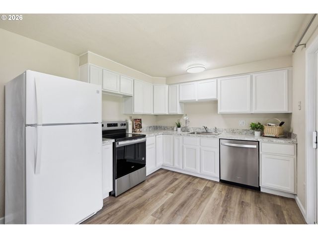 266 40TH St, Springfield, OR 97478