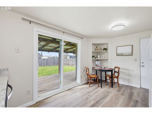 266 40TH St, Springfield, OR 97478