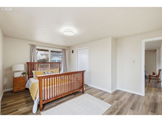 266 40TH St, Springfield, OR 97478