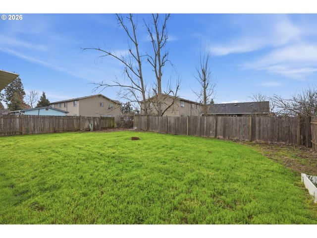 266 40TH St, Springfield, OR 97478