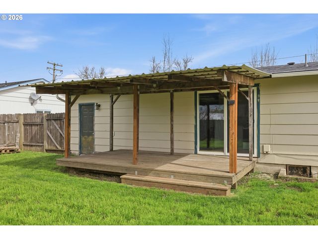 266 40TH St, Springfield, OR 97478