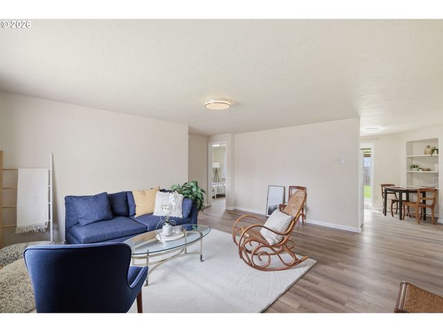 266 40TH St, Springfield, OR 97478