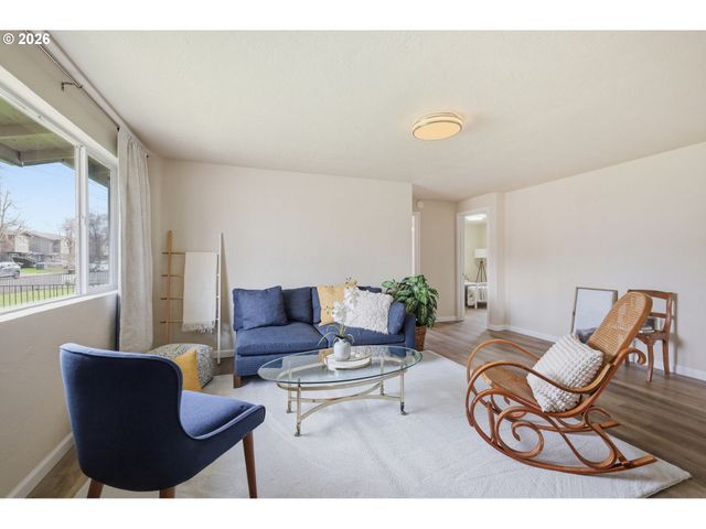 266 40TH St, Springfield, OR 97478