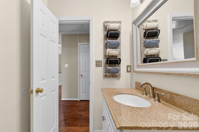10502 Hellebore Road, Charlotte, NC 28213
