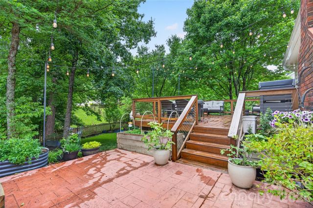 10502 Hellebore Road, Charlotte, NC 28213