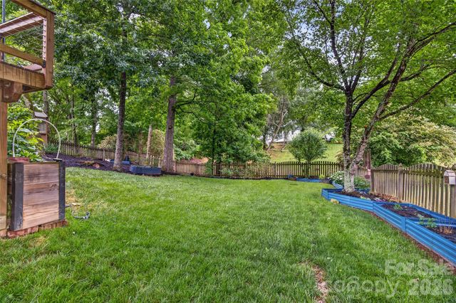 10502 Hellebore Road, Charlotte, NC 28213
