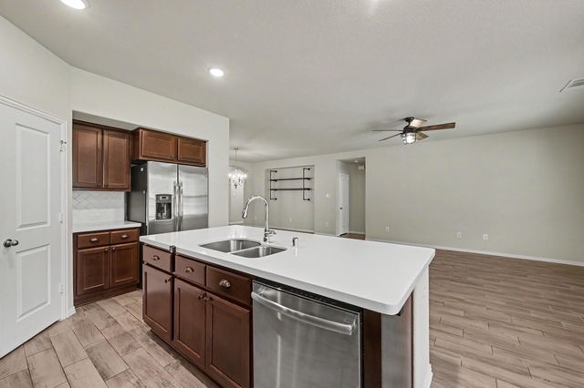 185 Emory Birch Drive, Montgomery, TX 77316
