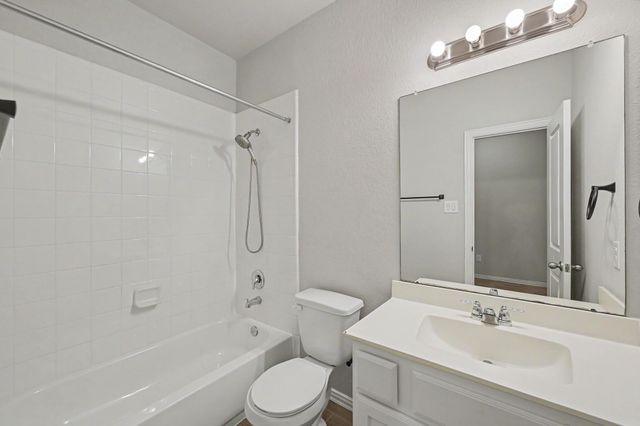 185 Emory Birch Drive, Montgomery, TX 77316