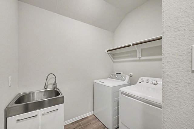 185 Emory Birch Drive, Montgomery, TX 77316