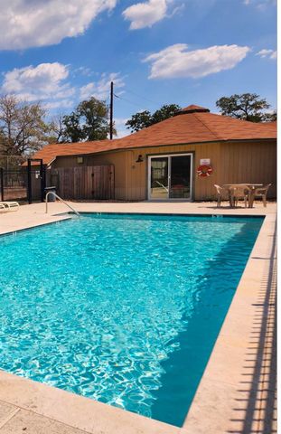 000 Park View Drive, Hempstead, TX 77445