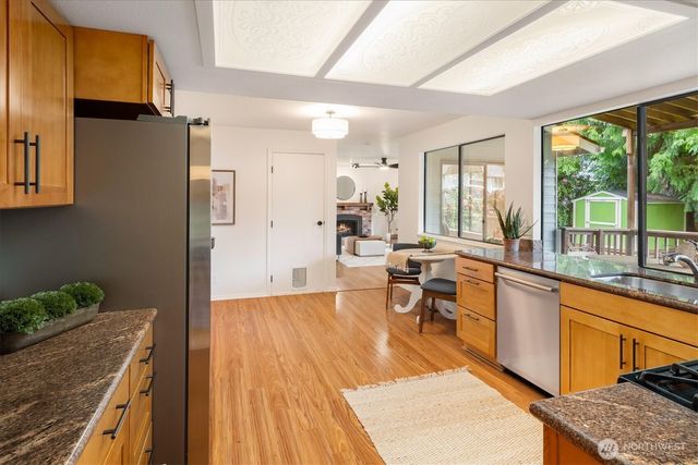 20106 96th Avenue NE, Bothell, WA 98011