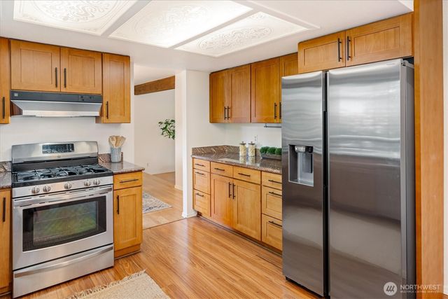 20106 96th Avenue NE, Bothell, WA 98011