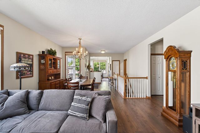 5149 157th Street N, Hugo, MN 55038