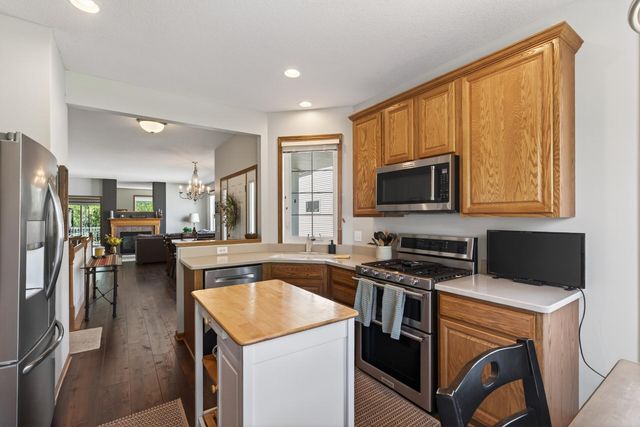 5149 157th Street N, Hugo, MN 55038