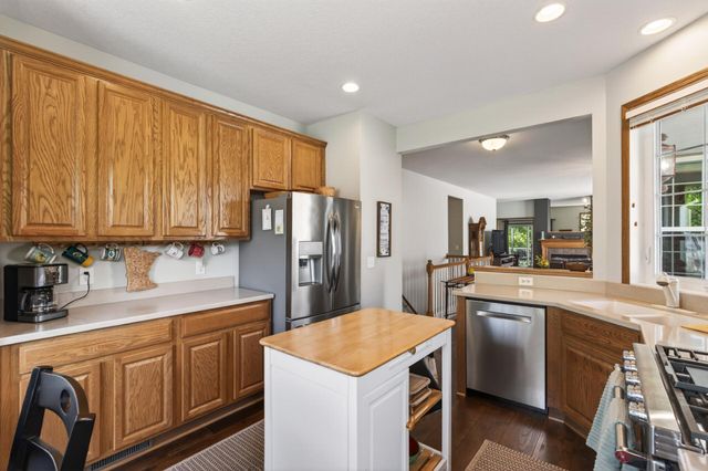 5149 157th Street N, Hugo, MN 55038