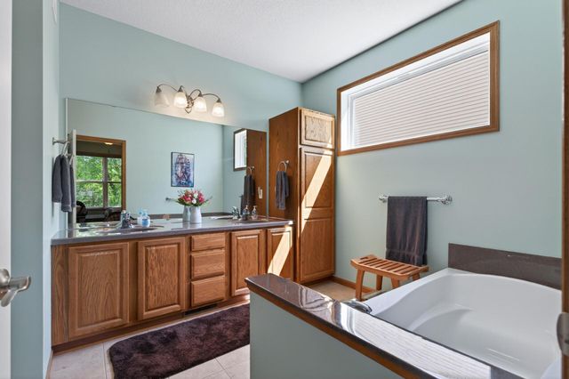 5149 157th Street N, Hugo, MN 55038
