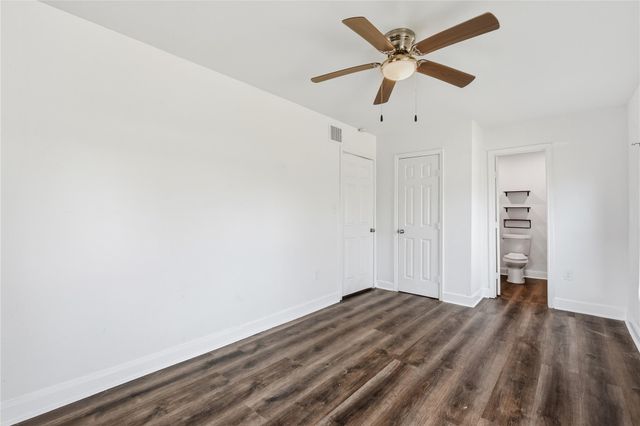 122 E James Street, Baytown, TX 77520