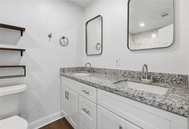 122 E James Street, Baytown, TX 77520