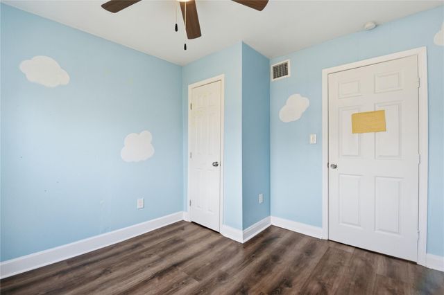 122 E James Street, Baytown, TX 77520