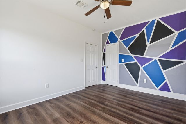 122 E James Street, Baytown, TX 77520