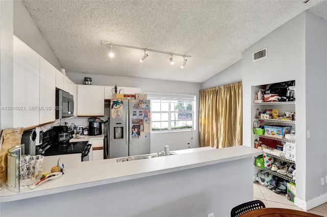 11730 NW 12th St, Pembroke Pines, FL 33026