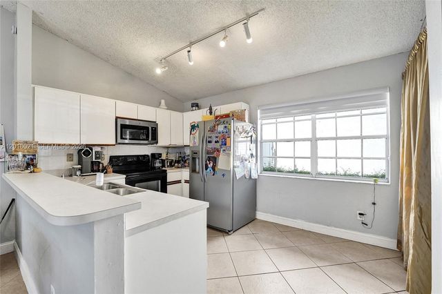 11730 NW 12th St, Pembroke Pines, FL 33026
