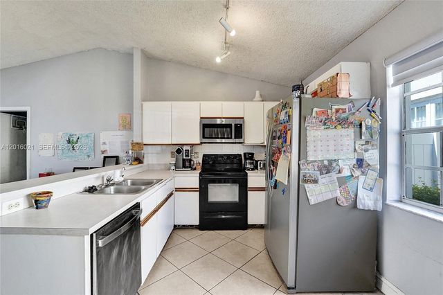 11730 NW 12th St, Pembroke Pines, FL 33026