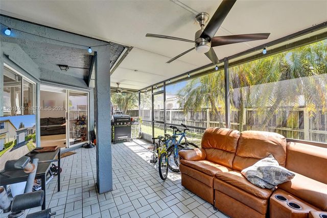 11730 NW 12th St, Pembroke Pines, FL 33026