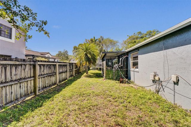 11730 NW 12th St, Pembroke Pines, FL 33026